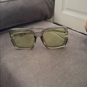 Stylish Green Square Sunglasses